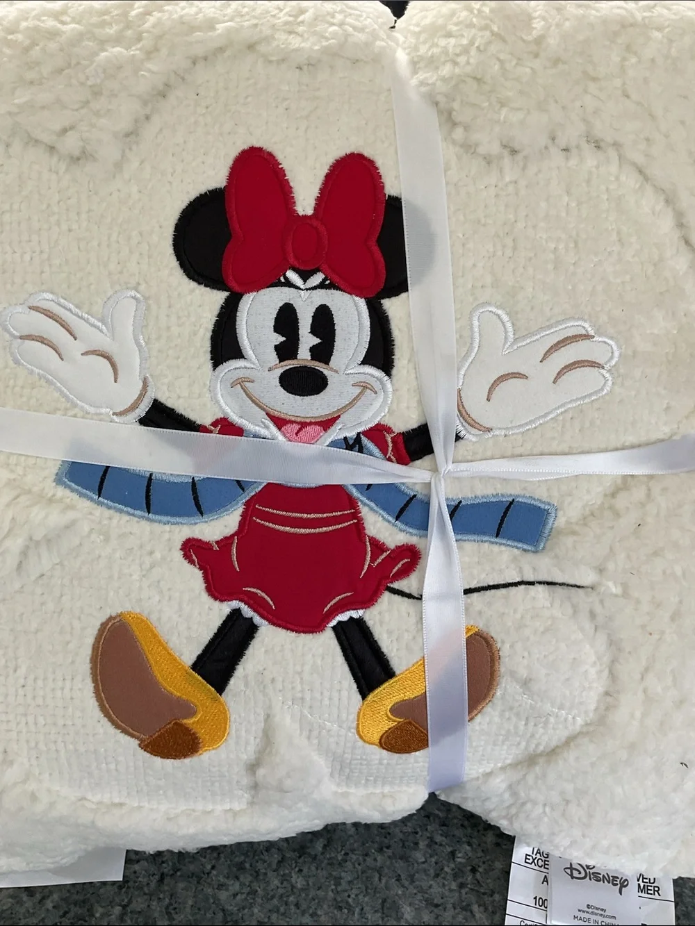 ⛄️ Disney Throw pillows set of two. Mickey and Minnie. New!